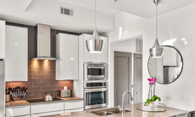 Second Ward Condo | Reluxme | Uptown 2BR with Rooftop Pool & City Views