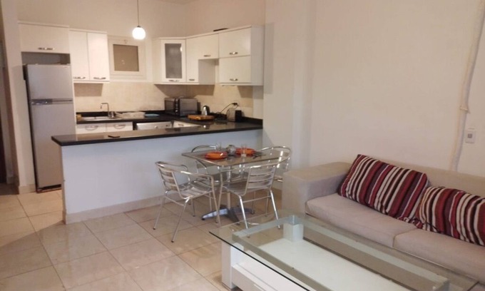 Makadi Bay Apartment | Inviting 2-Bed Apartment with Kitchen in Makadi Heights