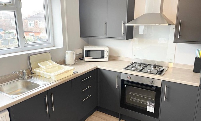 Graig Apartment | Inviting 3-Bed Apartment in Newport - Pet & Child Friendly