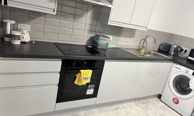 Vange House | Unique 3-Bed House in Basildon with Family-Friendly Perks