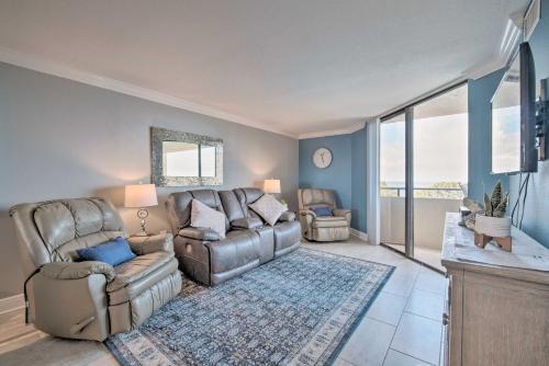 Hudson Apartment | Inviting Hudson Condo with Breathtaking Coastal Views