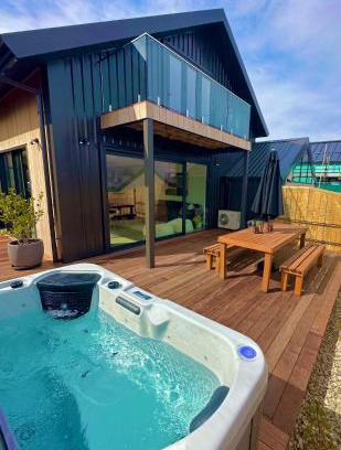 Jacks Point House | Scenic Mountain View Escape with Great Guest Ratings