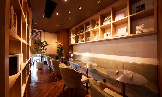 Atsugi Hotel | Eco-Friendly Retreat at Rembrandt Style Honatsugi