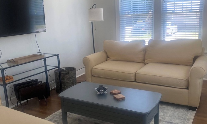 Sedalia House | Charming Bungalow with Breakfast & Kid-Friendly Amenities