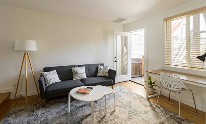 Inner Sunset Apartment | Perfectly Remodeled 1BR Garden Apartment with Breakfast
