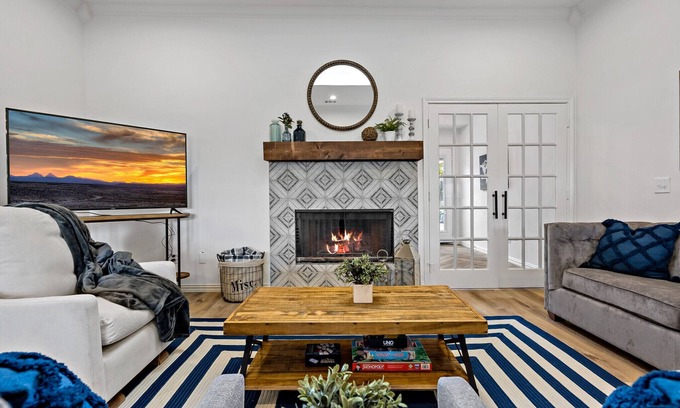 Frisco House | Stylish 4-Bedroom Retreat with Office in Downtown Frisco