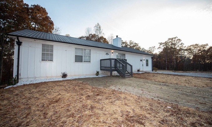 Dawsonville House | Spacious 4-Bedroom Home Near Atlanta MotorSport