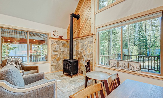 Pla-Vada Woodlands Ski Chalet | Inviting Chalet with Private Hot Tub & Bumper Pool Table