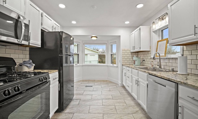 Milwaukee House | Charming Remodeled Cottage - Family-Friendly & Close to Downtown!