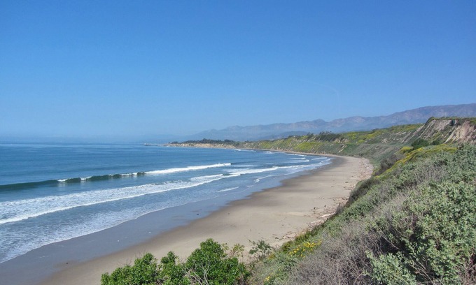 Carpinteria House | Ideal Beach Retreat with Hot Tub and Pet-Friendly Yard