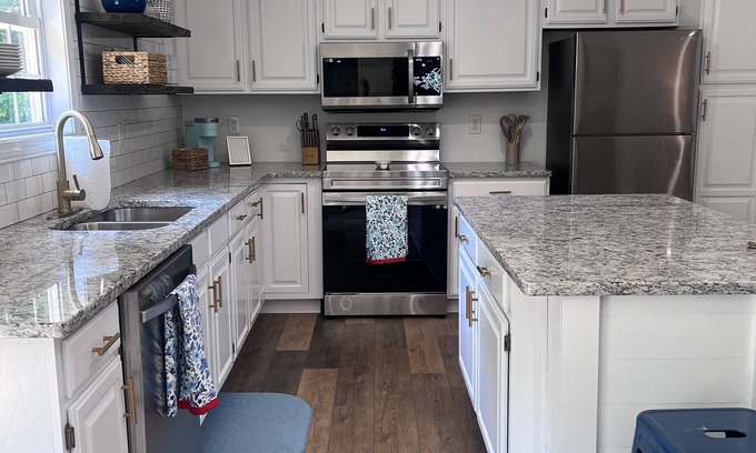 Jamestown House | Renovated Home by Jamestown Marina with Boat Parking