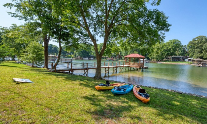 Lake Norman of Catawba House | Beautiful Lake Norman Retreat with Pool and Scenic Views