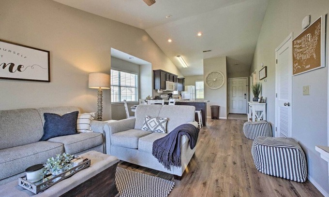 Indian Point Condo | Remodeled Lake View Retreat Near Silver Dollar City