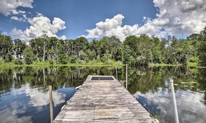 Melrose House | Beautiful Lakefront Home with Docks and Pet-Friendly Amenities