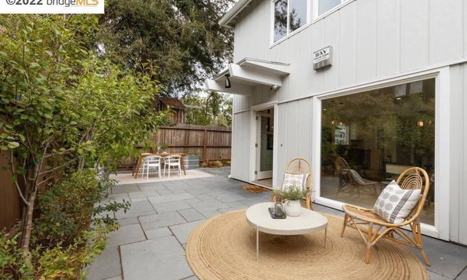 North Berkeley House | Tranquil Townhome Near UC Berkeley with Inviting Yard