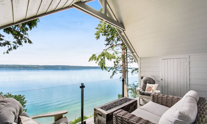 Camano Island House | Waterfront Retreat: Fast Wifi, Beach Access & Amazing Views