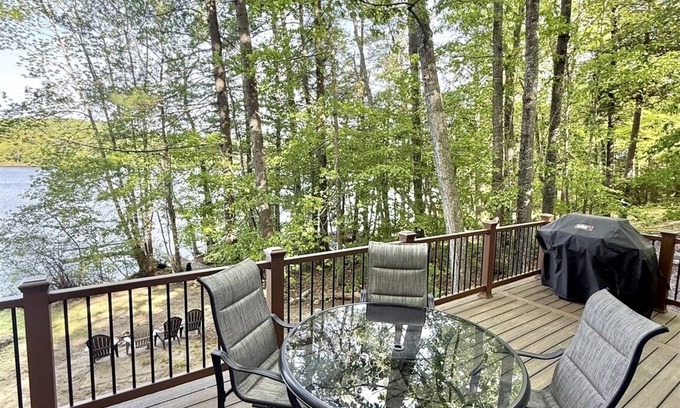 Naples Cottage | REMODELED WATERFRONT ON SEBAGO LAKE