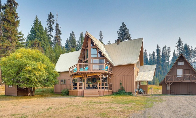 Elk City House | Idyllic Elk City Retreat with Decks & Mountain Views!