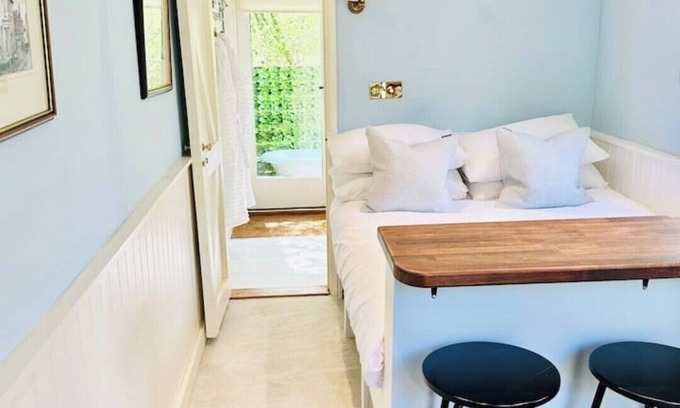 Sittingbourne Cabin | Idyllic Retreat in the Scenic Kent Downs for Families