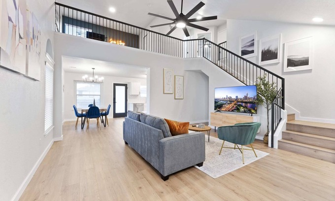 Pflugerville House | Ideal for Remote Work with King Beds & Fast WiFi