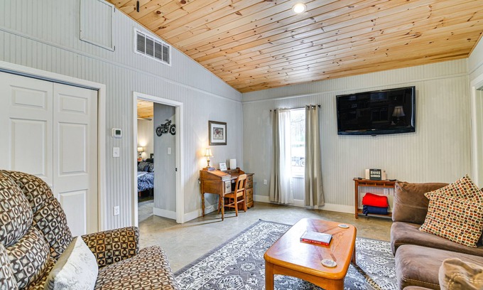 New Albany House | Remote Work-Friendly New Albany Home Near Downtown