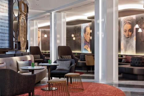 Vienna Hotel | Elegant Renaissance Wien Hotel with Spa and Pet-Friendly Access