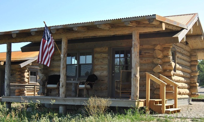 Roberts Cabin | Pet-Friendly Rendezvous Cabin @ Paris Montana® - Top Rated!