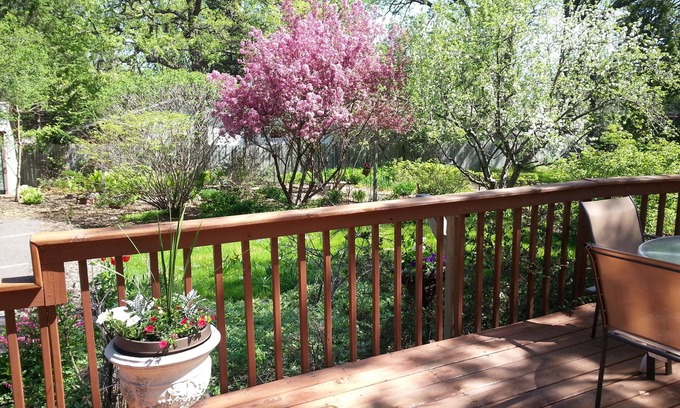 Forest Lake House | Experience Vintage Charm at Rendezvous in Forest Lake