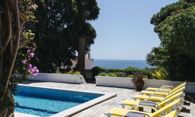 Salema Villa | Beautiful Villa in Salema with Oceanfront Pool & Spa