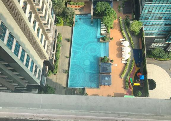Sudirman Central Business District Apartment | Renez Senopati Apartemen with Inviting Pool Amenities