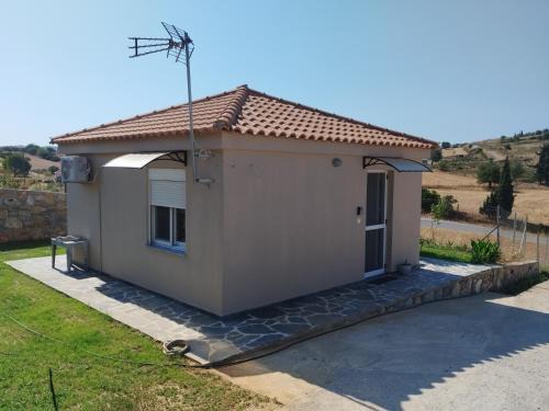 Kymi-Aliveri Apartment | Discover Reniza House: 10/10 Rated, Pet & Child Friendly