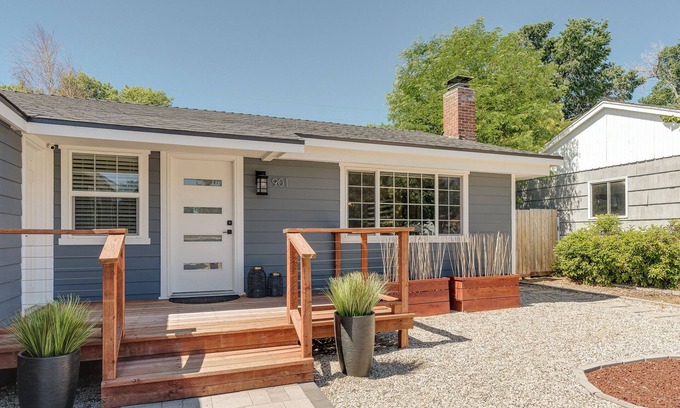 West University House | Reno Retreat – 3 BR/2 BA House – Kayaks