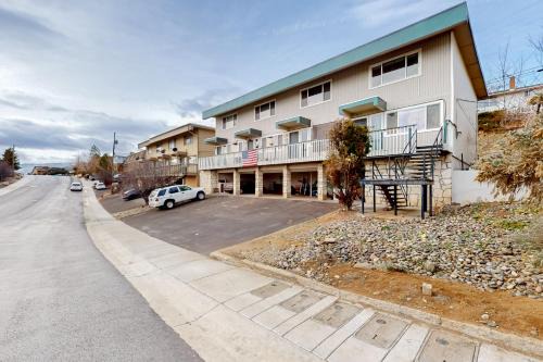 Northeast Reno House | Explore Reno's Radiant Retreat: Family-Friendly Escape