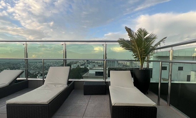 Estoril Apartment | Comfortable Renoir Apart with Spa and Family Amenities