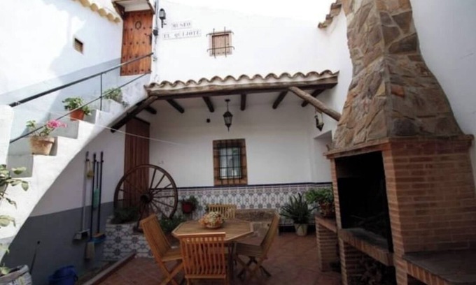 Villalgordo del Jucar Cottage | Renovated Rural Retreat with Spa and Pet-Friendly Amenities