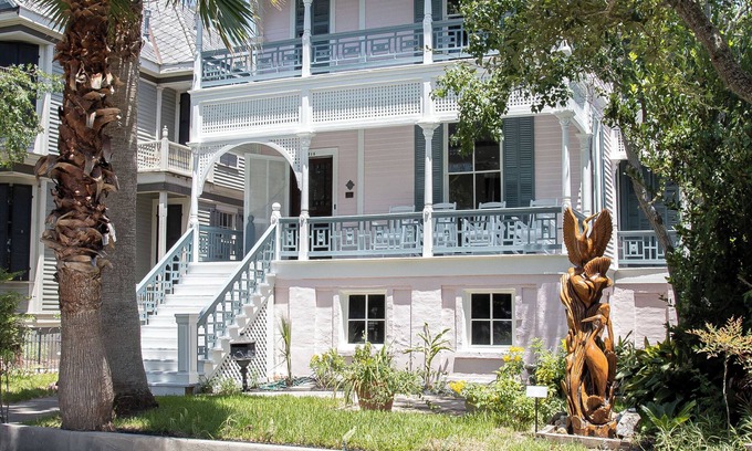 Galveston House | Elegant 1891 East End Manor with Pet-Friendly Amenities