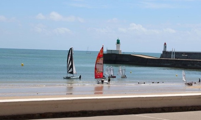 Les Sables d'Olonne Apartment | Inviting Apartment in Les Sables-d'Olonne with Ocean View