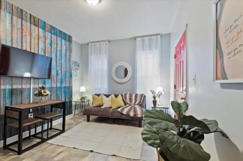 Norris Square Apartment | Renovated 2 Bdrm Apt with Family and Pet-Friendly Amenities