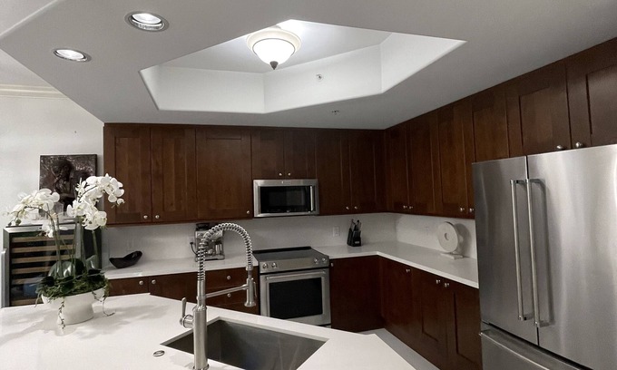Royal Harbor Cottage | Renovated Beachside Haven Near 5th Ave - Rated Perfectly