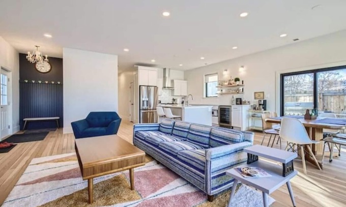 Leyden House | Renovated 3 BDR Army Barracks