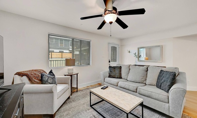 Westfield Condo | Memorial Weekend Getaway: Guest Rated 9.8 with Lake Views