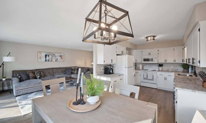 Brooklyn Park House | Renovated 3BR Retreat with Pool & Central Access