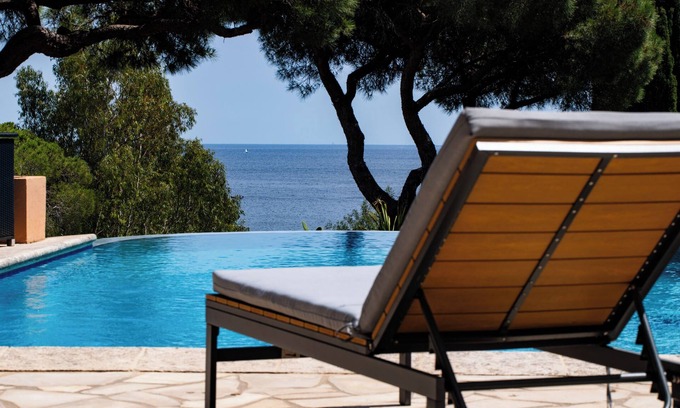 Plage de la Garonnette Villa | Renovated 4-Bedroom Villa with Ocean View & Private Pool