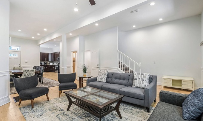 Grand Boulevard House | Renovated 6BR Home with Pool Near Downtown Chicago