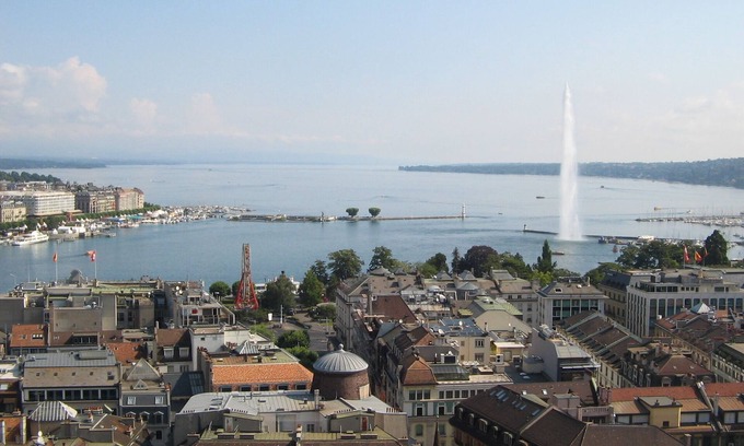 Coulouvreniere Rois Apartment | Chic City-Center Apartment with Ocean View & Great Amenities