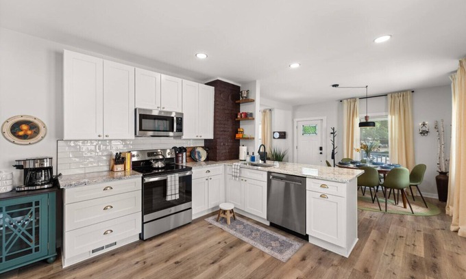 Cleveland Apartment | Expertly Designed 3-Bed Home with Unique Amenities!