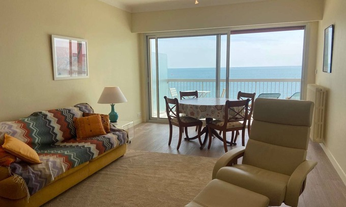 La Baule-Escoublac Apartment | Oceanfront Apartment La Baule: Ideal for Couples Getaway
