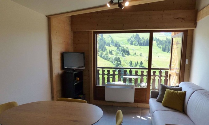 Le Grand-Bornand Apartment | Cozy Apartment Le Grand-Bornand with Spa & Breakfast