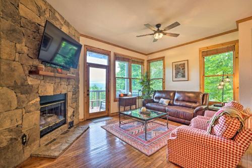 Mountain Air Apartment | Inviting Burnsville Condo with Balcony and Mountain Views