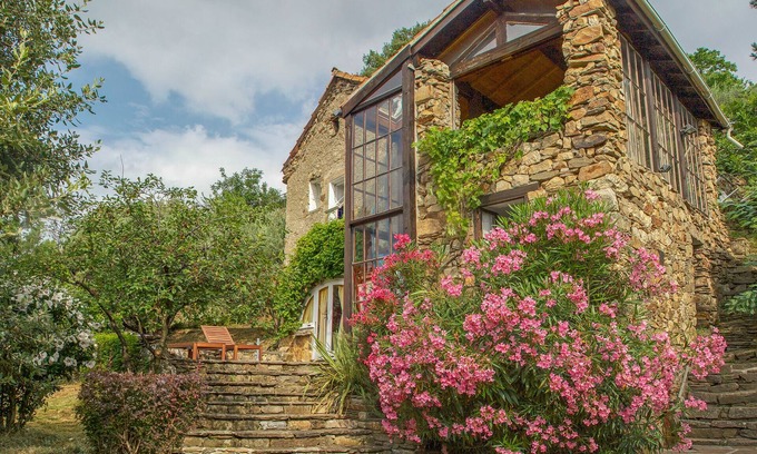 Saint-Julien House | Charming Renovated Shepherd's House with Breathtaking Views